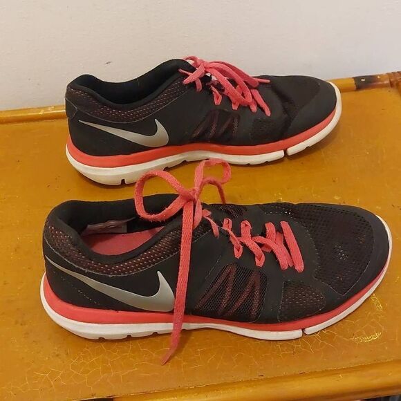 WOMEN NIKE FLEX 2014 Running Sneakers Size 8 - Picture 2 of 6